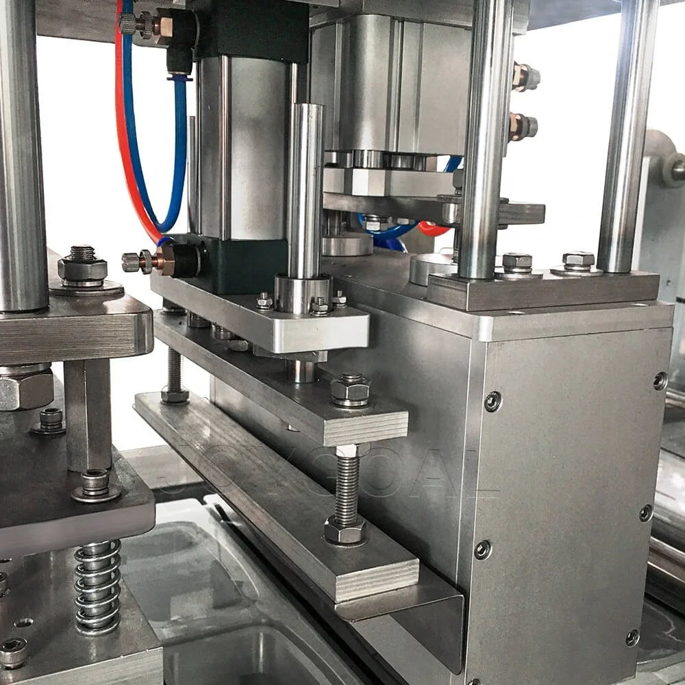 Fully automatic plastic cup square box Accurat filling sealing machine for liquid water honey duck blood tofu sauce rolling film