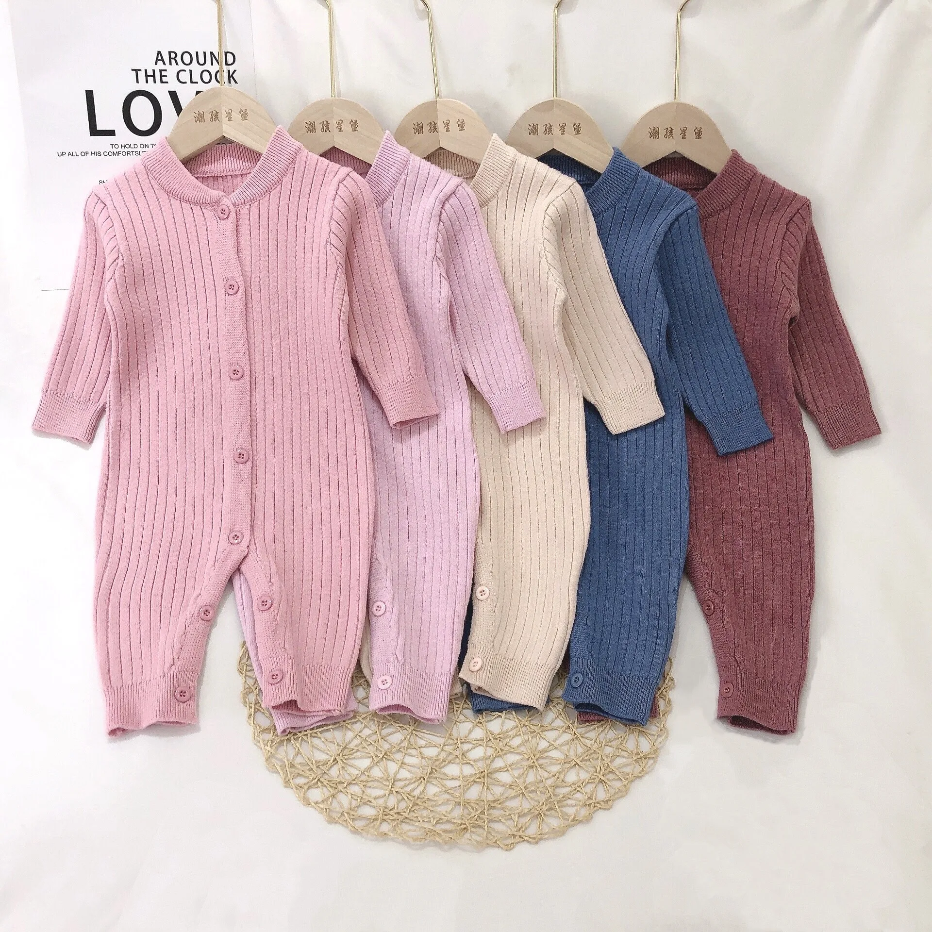 
Wholesale cardigan and bottomed sweater for infants and young children 