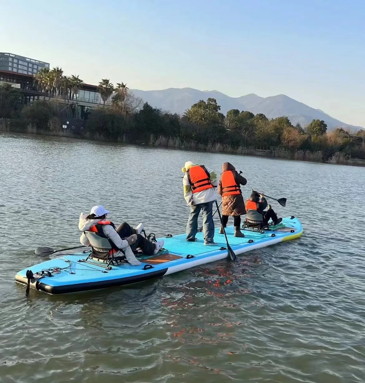 2024 новый дизайн надувной один водный велосипед педаль лодка плавающий для продажи