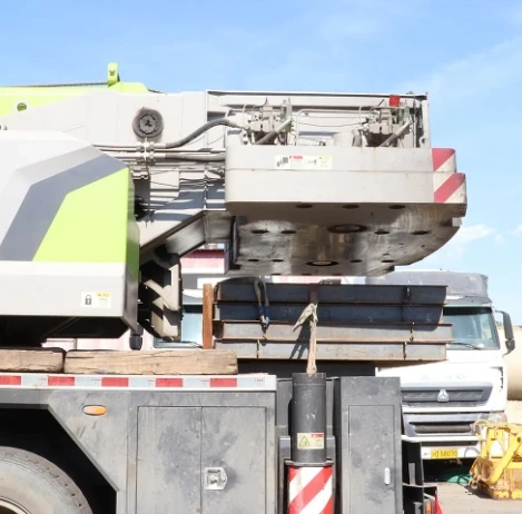 Low fuel consumption 2020   Telescopic Crane Truck 50 Ton Chinese Truck Crane Hydraulic Mobile Crane