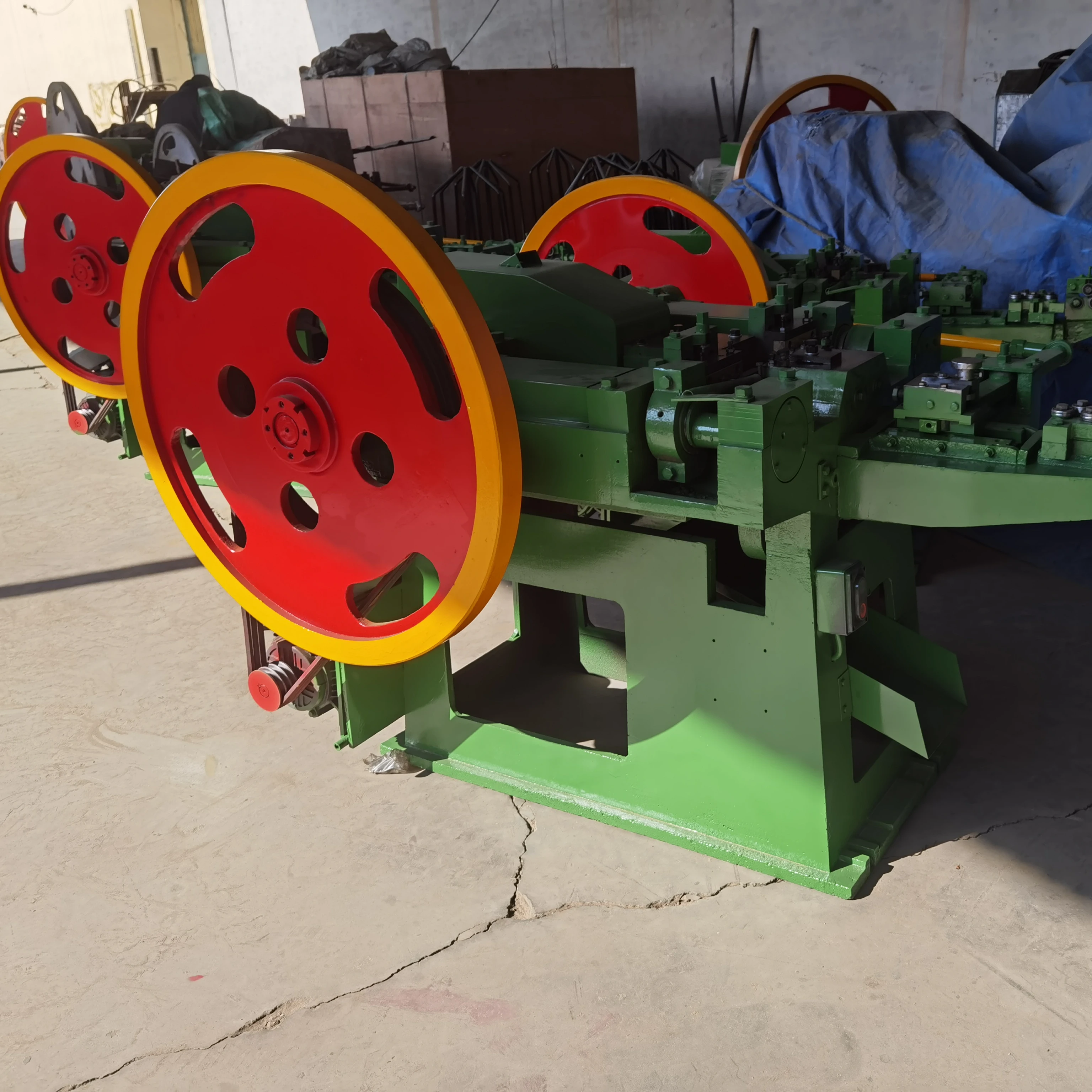 
 Автоматическая машина для производства ногтей Aihua  