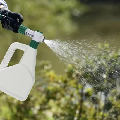 Easy To Use Versatile Garden Hose End Sprayer for garden and lawn care