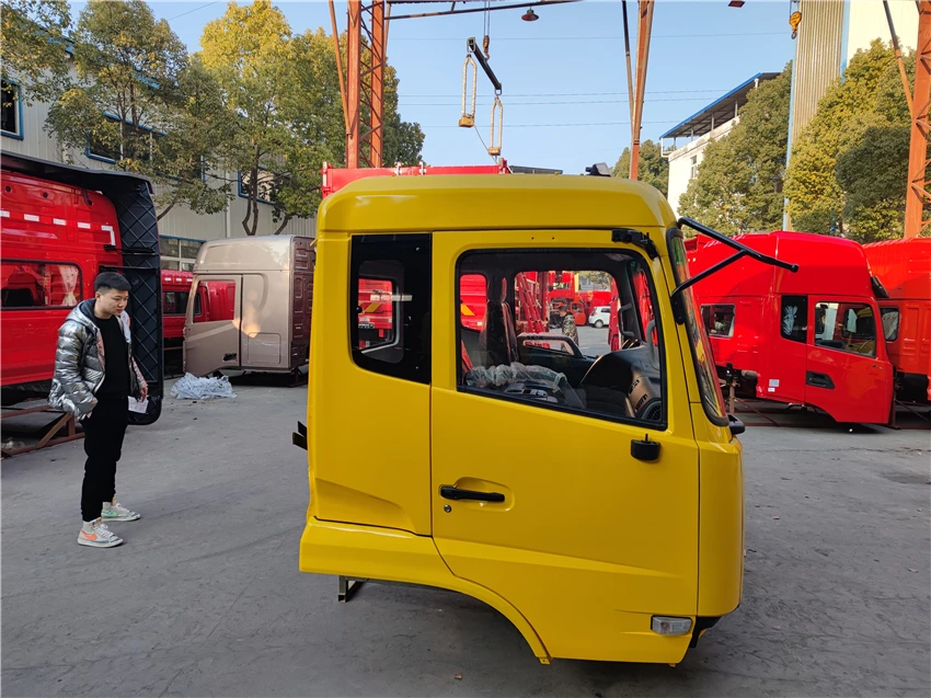 Low Price assembly dongfeng 5000012-C4128-0N Cab door Cabin Parts Truck Cab