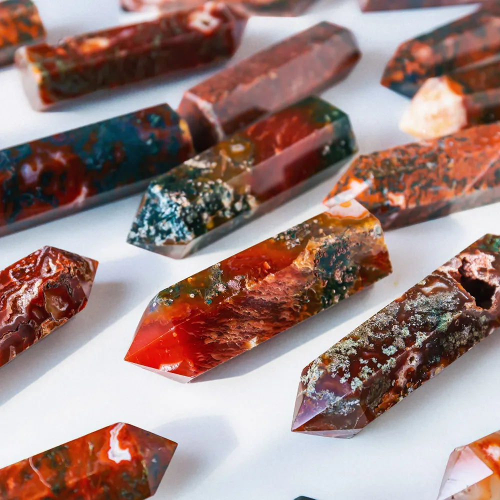 Wholesale high quality reiki gemstone natural red moss agate point quartz crystal wand folk crafts