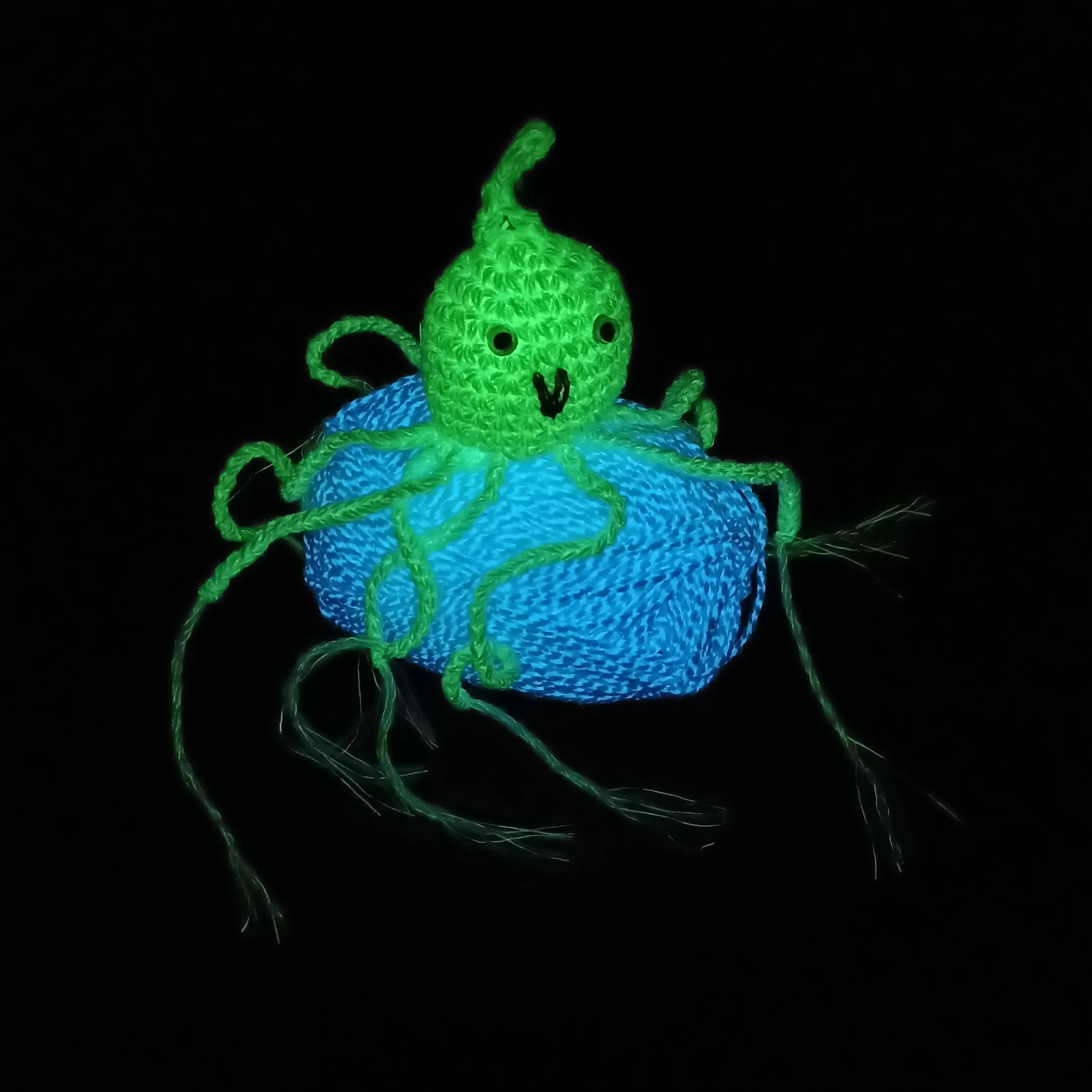 Glow in the dark crafts crochet yarn luminous chenille hand woven crochet yarn for crochet pattern amigurumi christmas reindeer