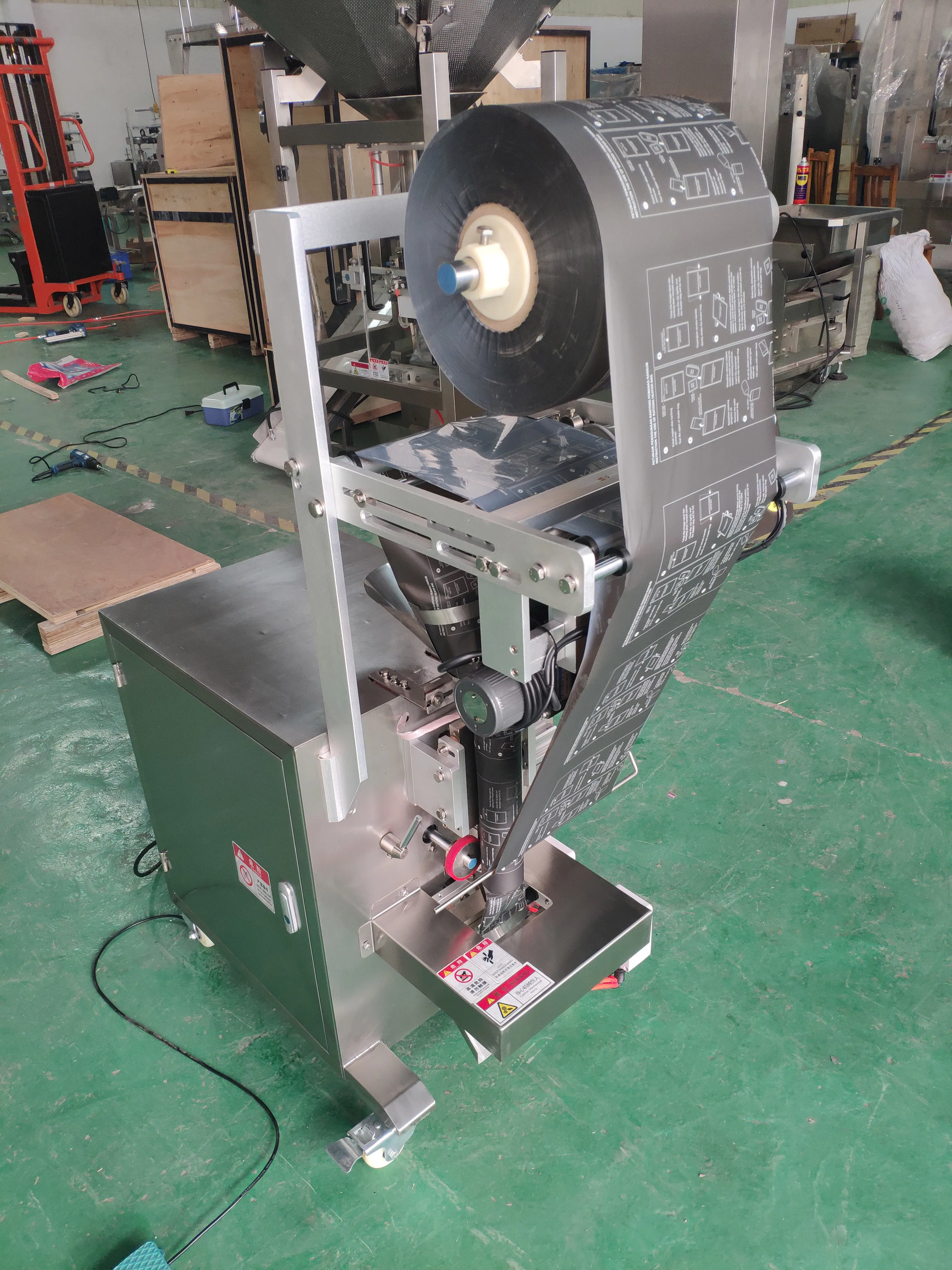 fast delivery economic semi-auto mini food plastic pouch pillow bag granule packaging machine