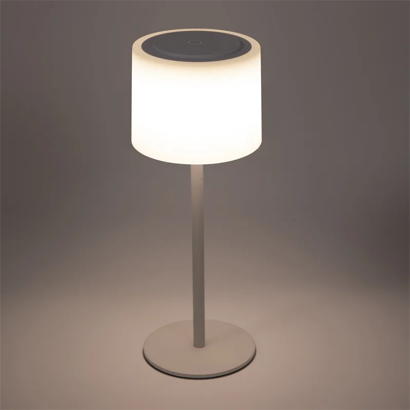Nordic cordless lamp table design hotel restaurant metal rechargeable led table lamp with charging base