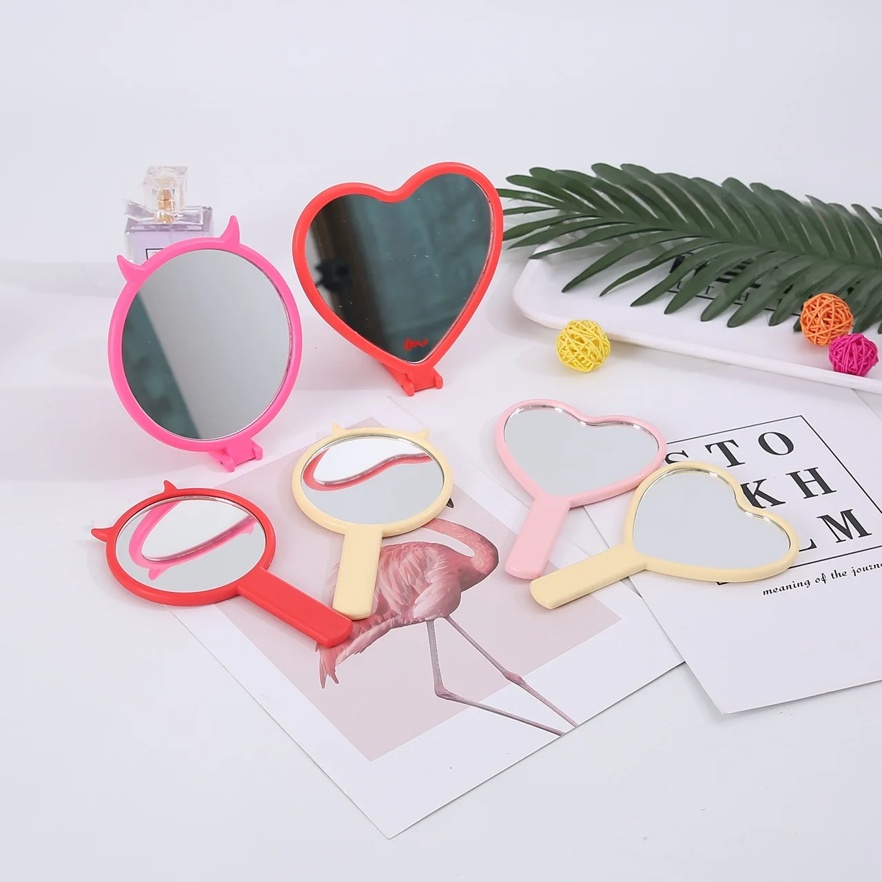 J403 Custom Designs Hand Mirrors Personal Vintage Makeup Mirror Handheld Mirror With Handle