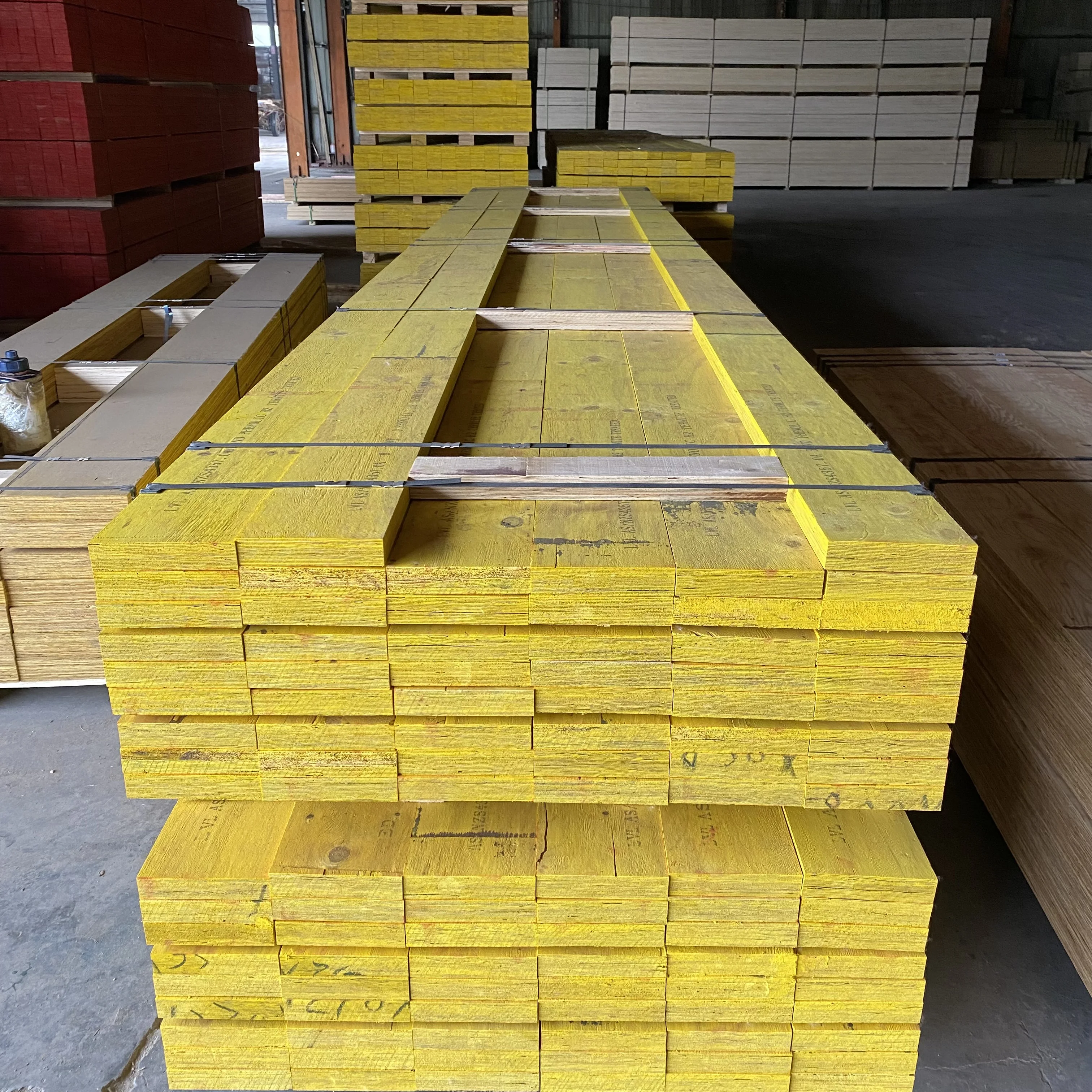 Lvl Beams LVL Building Beam yeluwood Pressure Treated LVL Timber For Sale H20 Structural Laminated Veneer Lumber