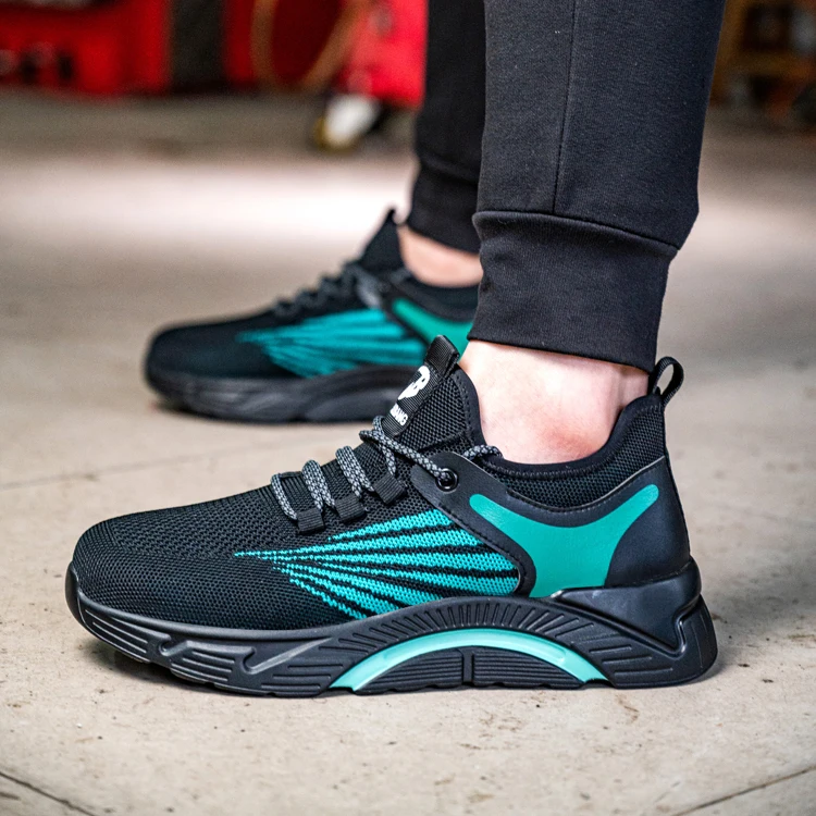 Best Selling Labor Protection Safety Shoes Lightweight Breathable Fly Woven Shoes Anti Smashing Work Shoes for Men