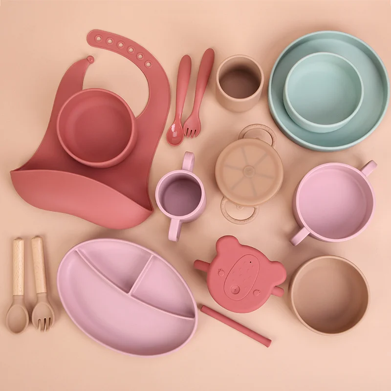 Wholesale Food Grade Silicone Children Kids Tableware Feeding Set Silicone Baby Spoon Bib Plate Bowl
