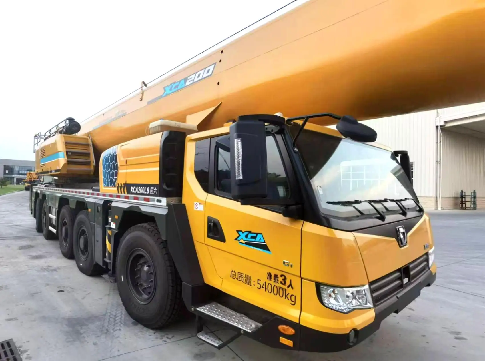 XCMG Official XCA200L8 Used Telescopic Crane Truck 200 Ton high quality