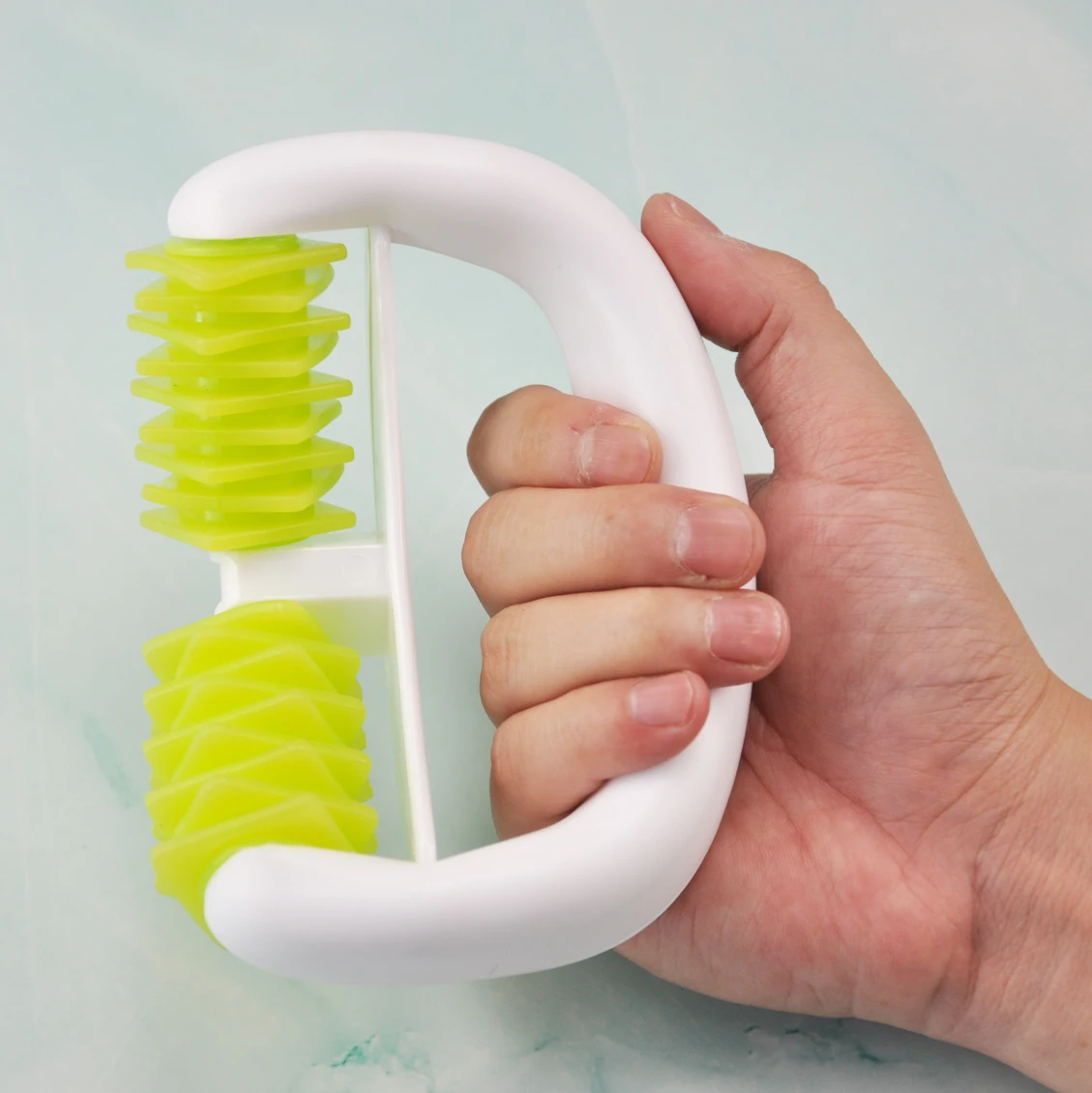 Body Massage Tools Cellulite Remover Massage Roller Arm Foot Massager Brush for Relaxation