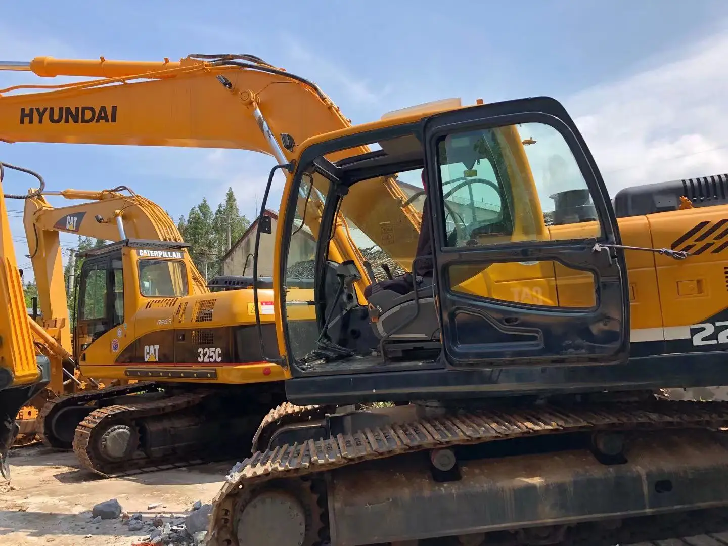 Secondhand Korea Hyundai 220 used excavator for sale/Hyundai 220 245 in stock