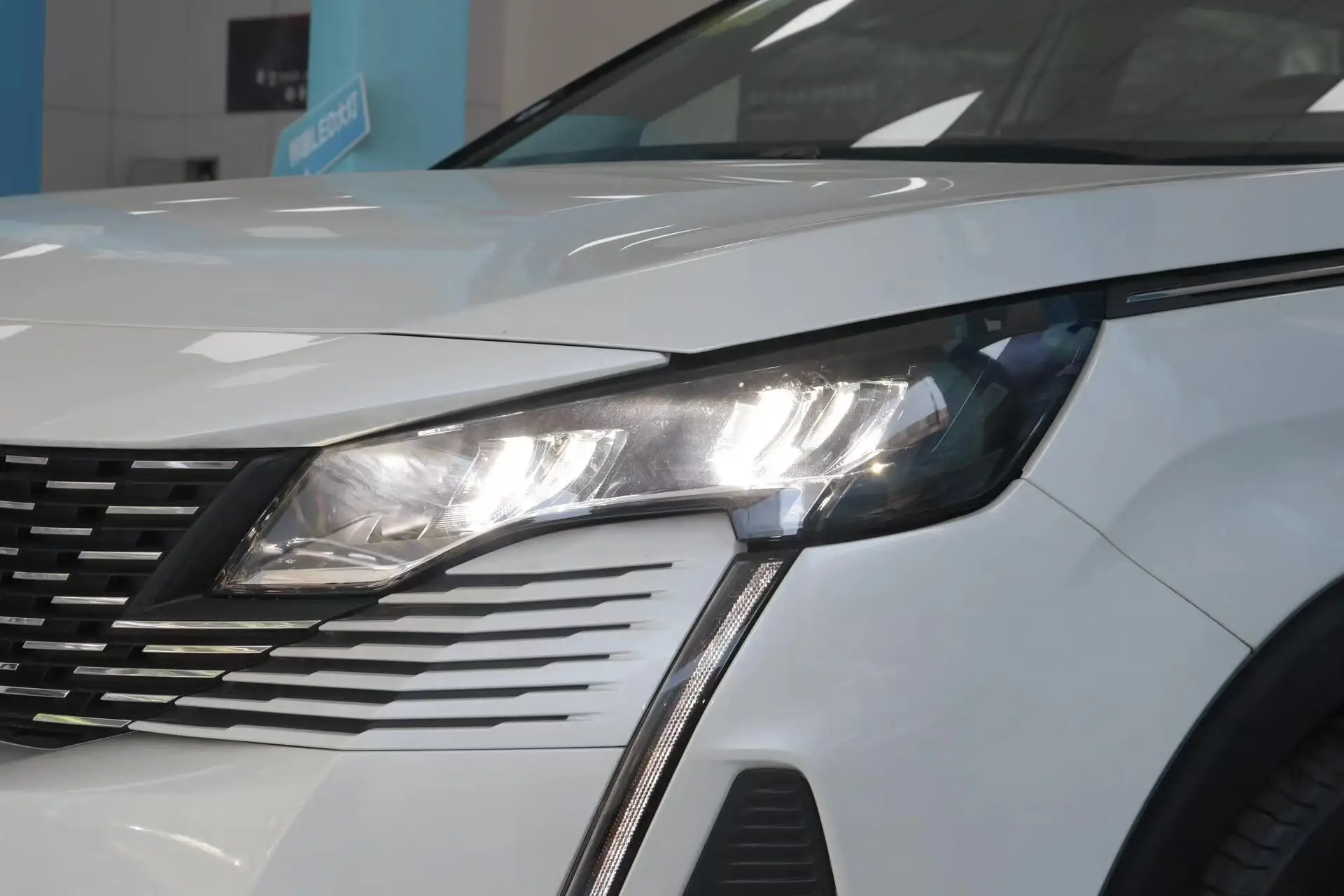 Новый автомобиль Peugeot 4008 2023 360THP новый из Китая
