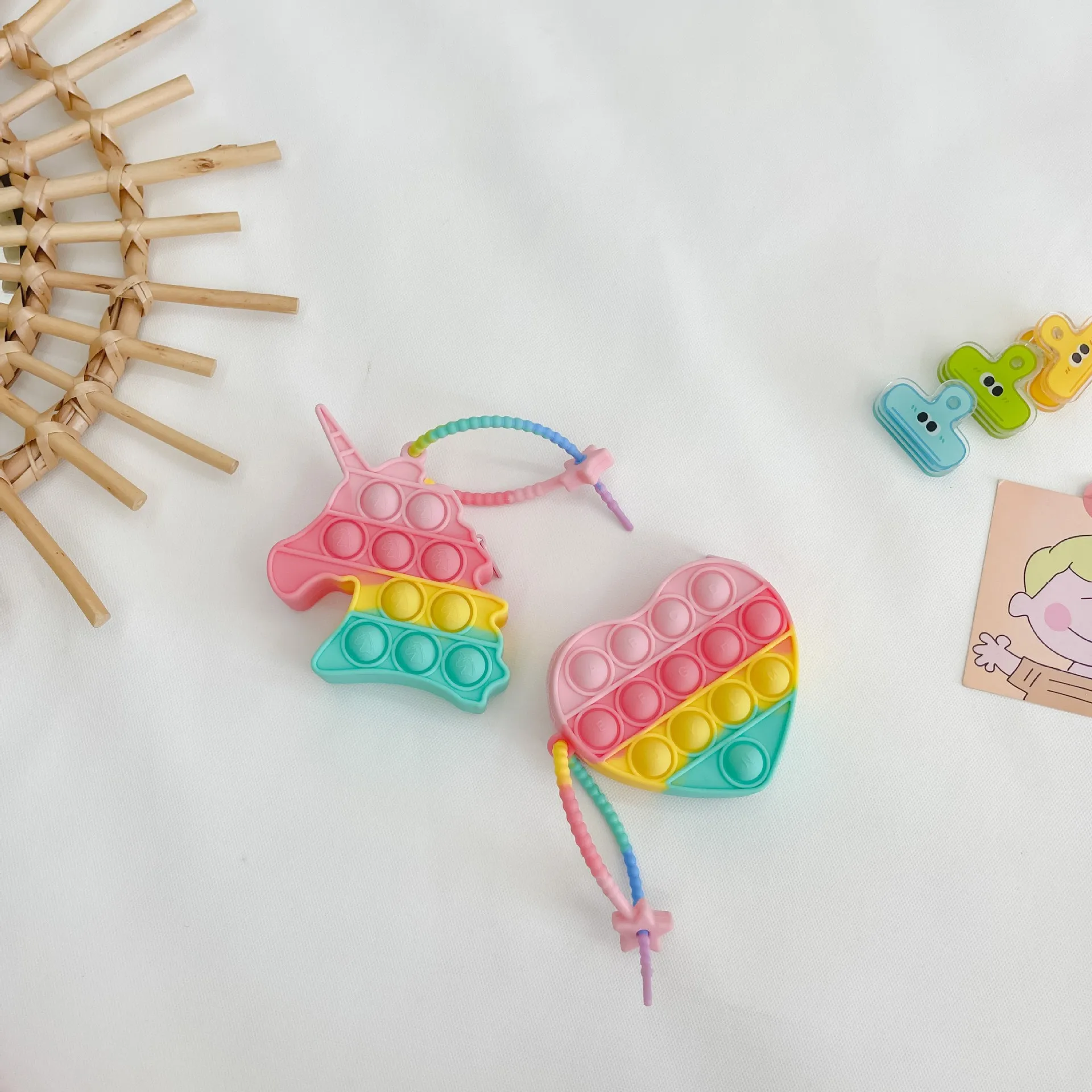 Kids Mini Bubble Sensual Silicone Wallet Fingertip Keychain Wallet Decompression Bubble Keychain Bag for Girls