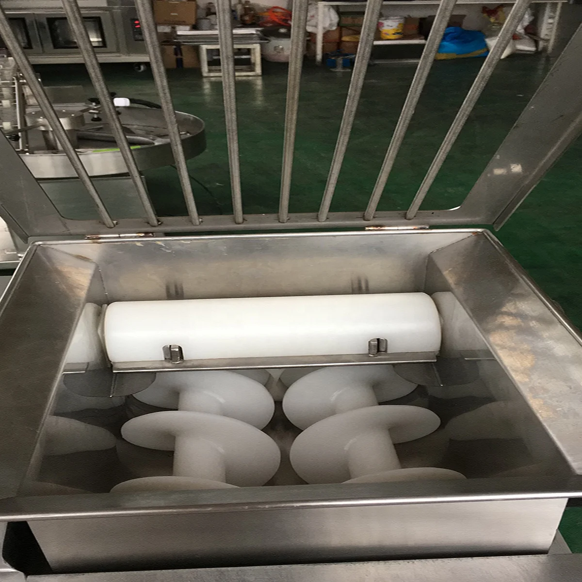 Mini wafer oreo biscuit packing machine can be adjusted