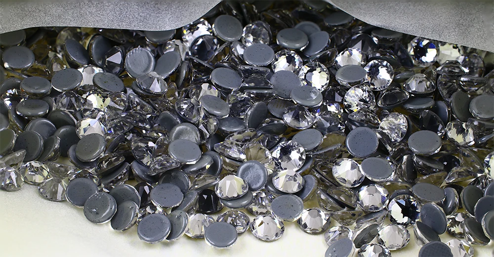 Wholesale Manufacturer SS20  Hot Fix  Crystal Stone Rhinestones on Garment Accessories Glue on rhinestone