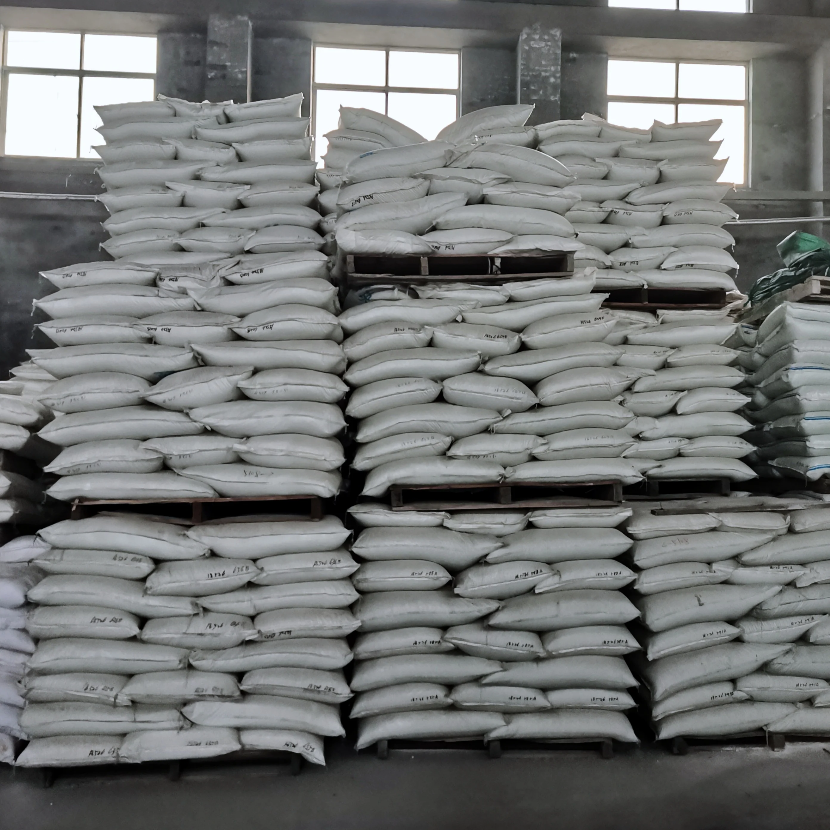 Ceramic Raw Material Lithium Porcelain  China Stone Powder for Ceramic