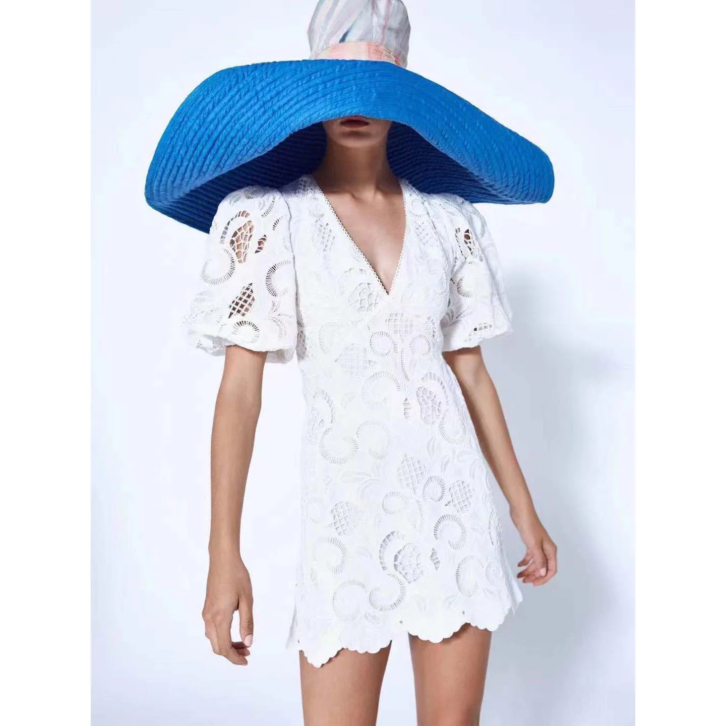 A5431 New Arrivals Summer Puff Sleeves V Neck Dress Floral Lace Hollow Crochet Beachwear Tunic Beach Dress Hot Casual Dresses