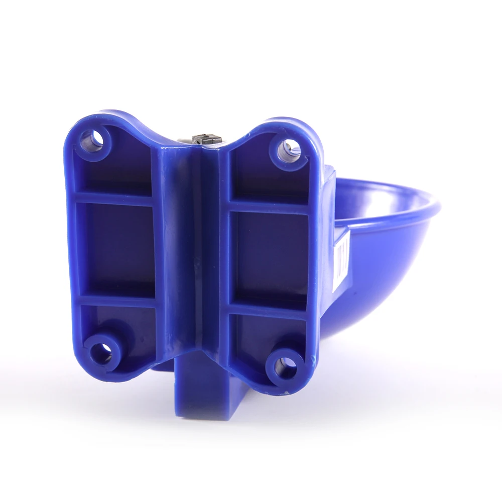 Чаша для питья из шланга скота