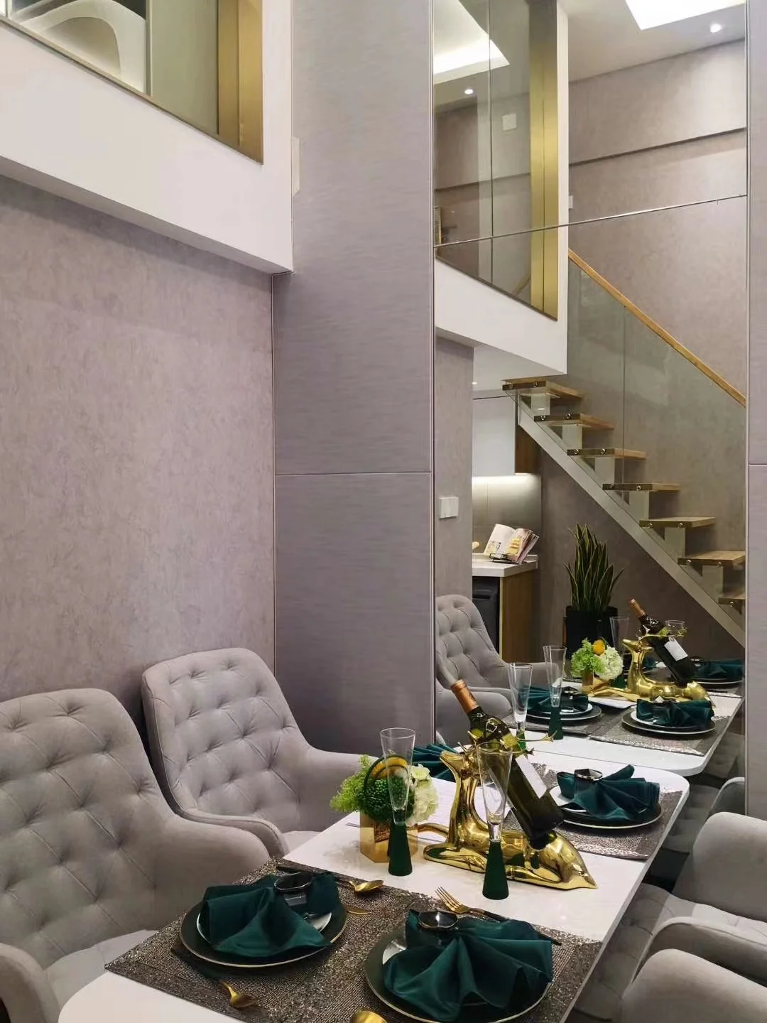 Modern design indoor wooden metal straight U shape steel wood stair double stringer glass dual staircases