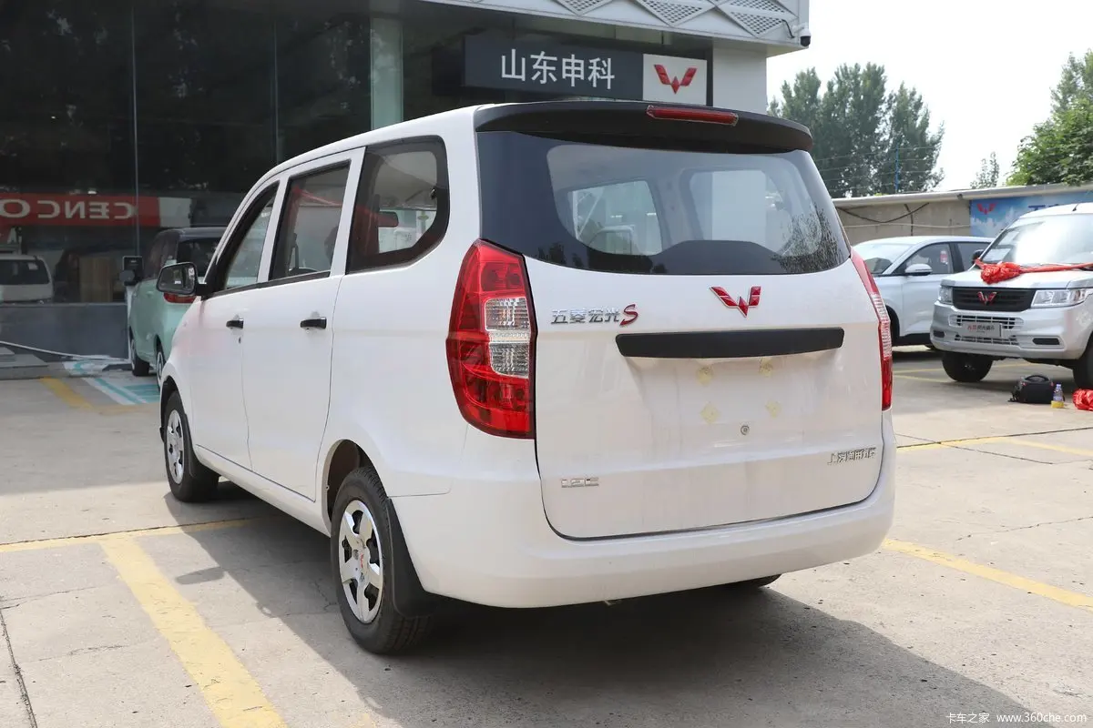 Базовая модель автофургона Saic Wuling Hongguang S 76 л.с. 5/7/8 бензиновый автомобиль 1 2 л недорогой фургон сделано в Китае