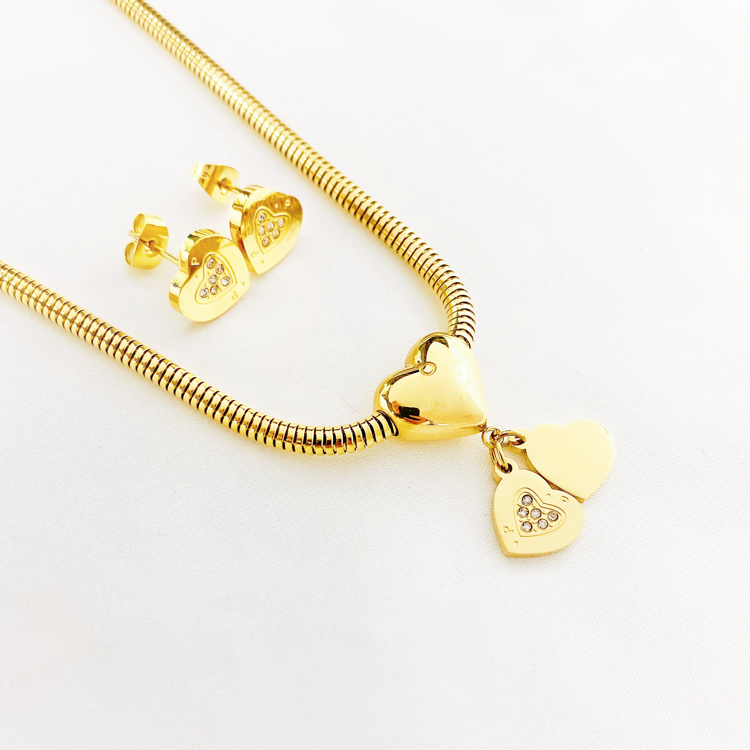 Gold color Choker Necklace for women heart Pendant Chain Necklaces & Pendants Laces velvet chokers Fashion Jewelry mama necklace