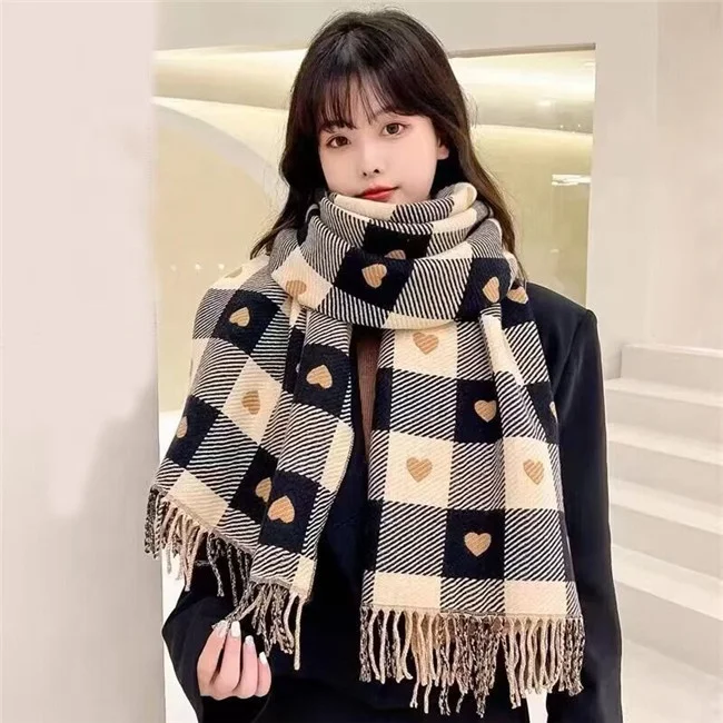 Wholesale 2023 Double sides heart printed cashmere feeling scarf high quality soft winter cashmere feeling scarves with tassels