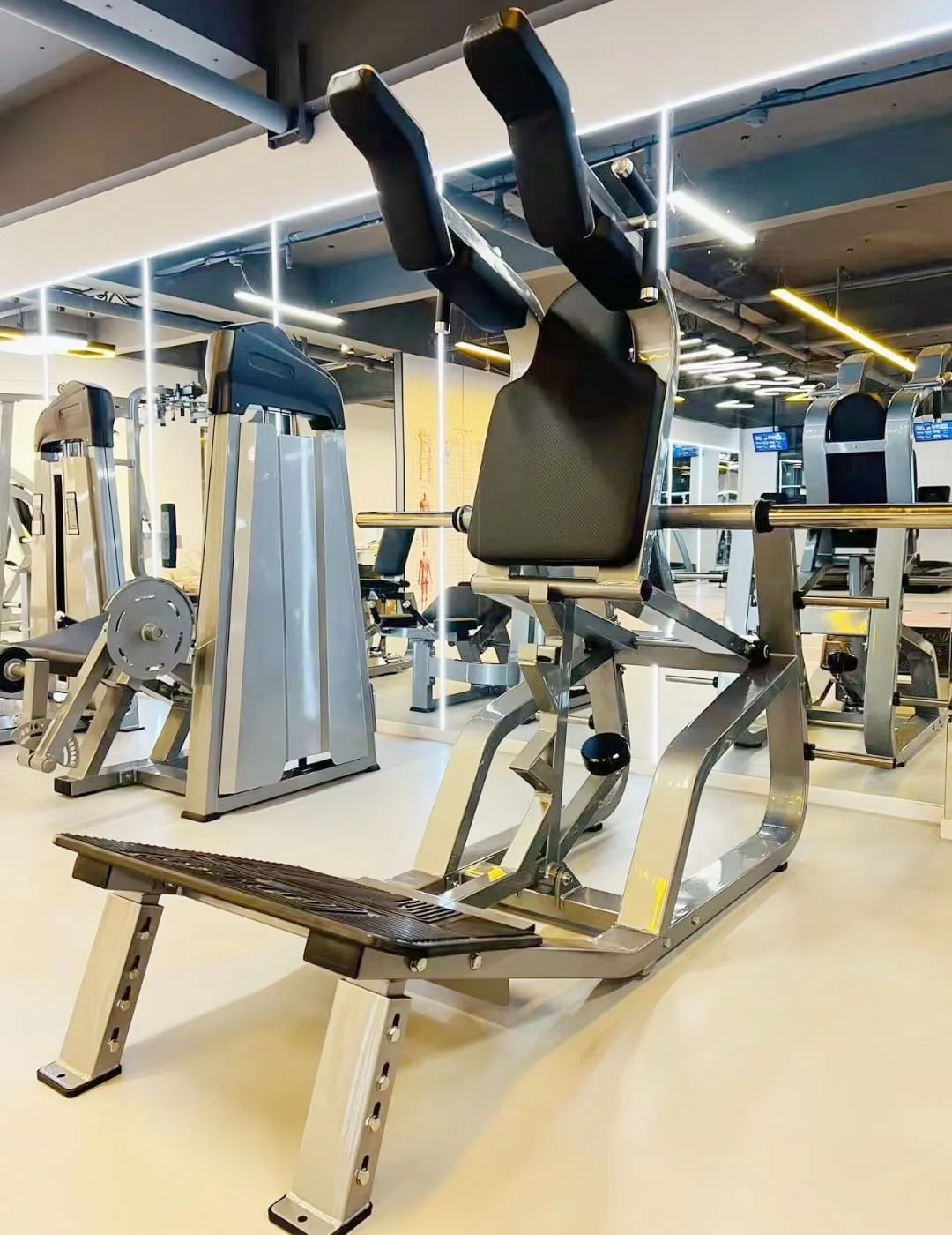Factory Direct Free Weight Training Super Squat Machine Multi Functional Strength Training Super Vertical Hack Squat Machine