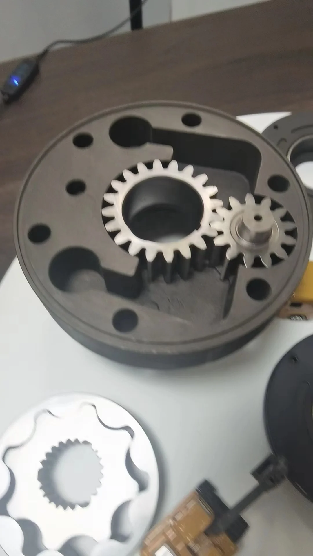 KAYABA KYB87 gear pump charge pump hydraulic spare parts roller mixer concrete pump for excavator