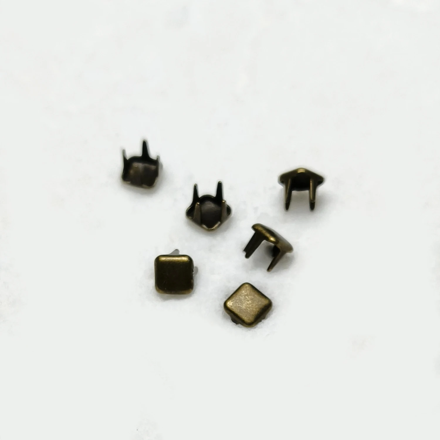 7mm High Quality Bag Accessories Most Popular Glossy Square Claw Nail Rivet for Handbag Backpack