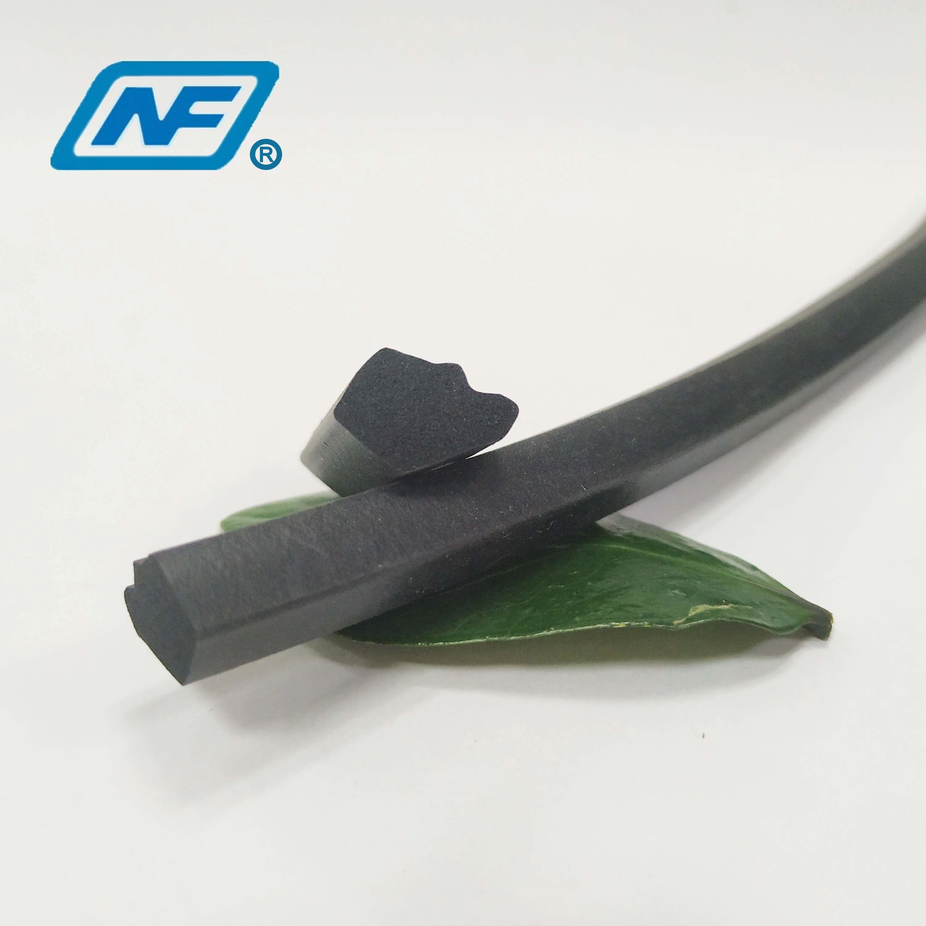 Shinny Smooth Epdm Oil Seal Sponge Door Frame Rubber Strip Nonstandard EPDM Foam for Machine Carton Packing OEM 180 CN;GUA Black