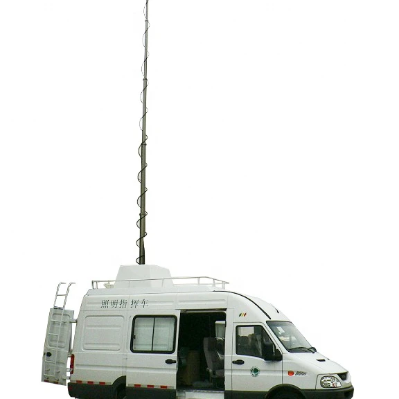 Телескопическая мачта, установленная на осветительном командном транспортном средстве