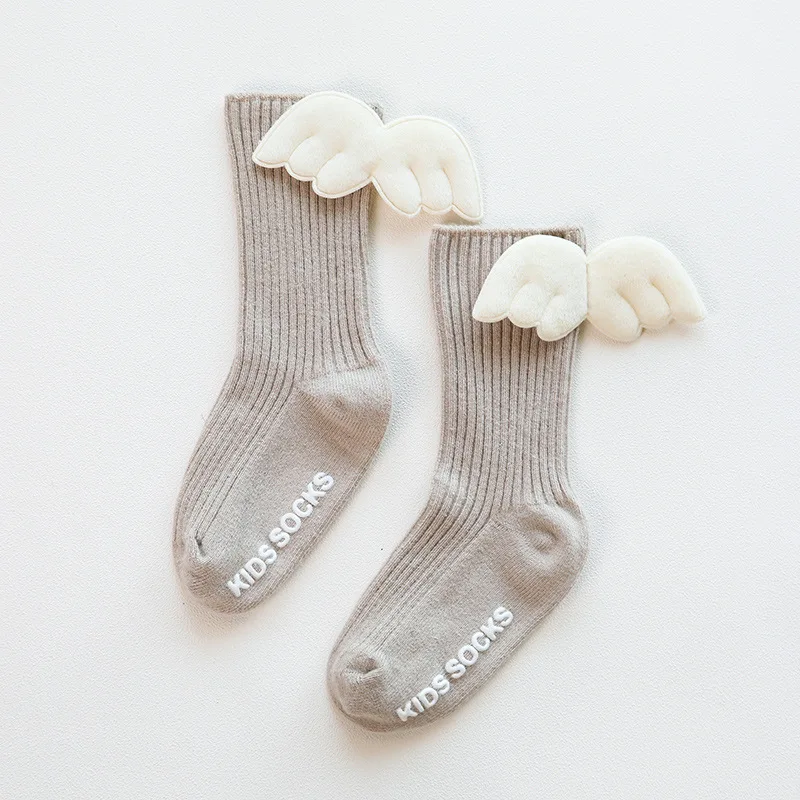 Wholesale Quality Winter Autumn Gift Cute Wings Anti Slip Floor Newborn Cotton Baby Knit