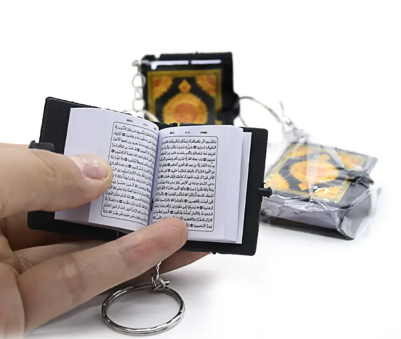 Wholesale Creative Mini Muslim Holy Quran Book Keychain Fashionable Religious Craft Keyring Creative Quran Book Keychain