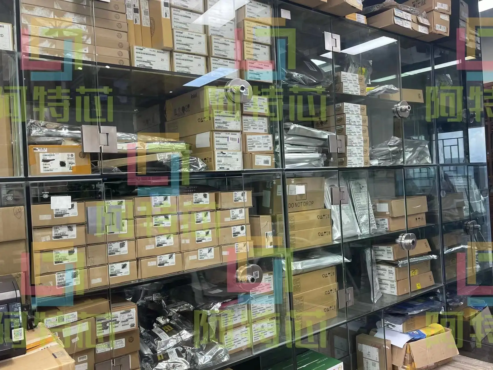 Professional Manufacturer Programmeur Mcu High Quality Low Price Memoria Ic Chip