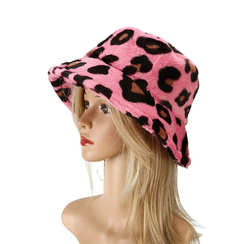Женская шапка-ведро с леопардовым принтом