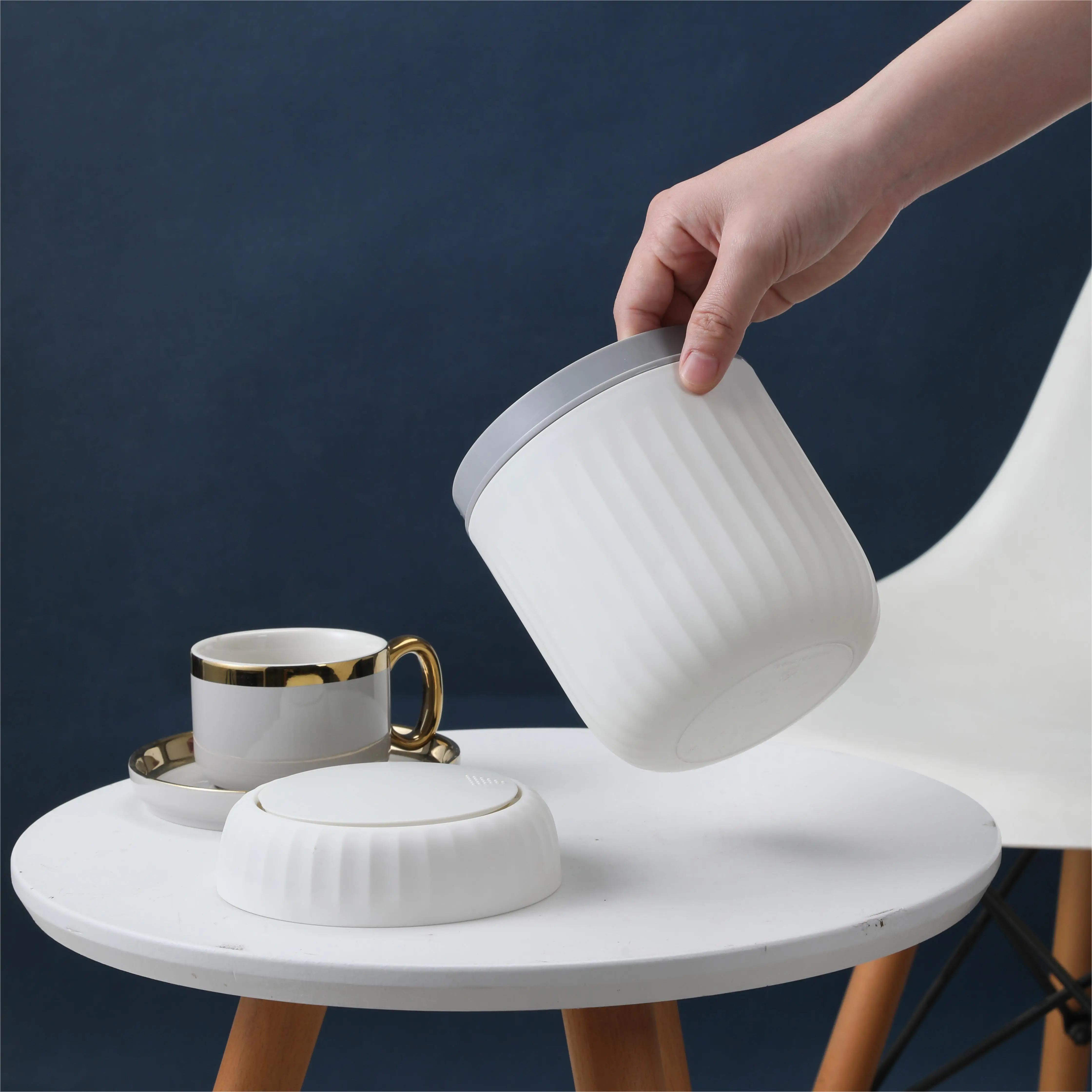 Newly Arrived Home Use Dustbin Garbage For Living Room Desktop Mini Trash Can Table Wastebin