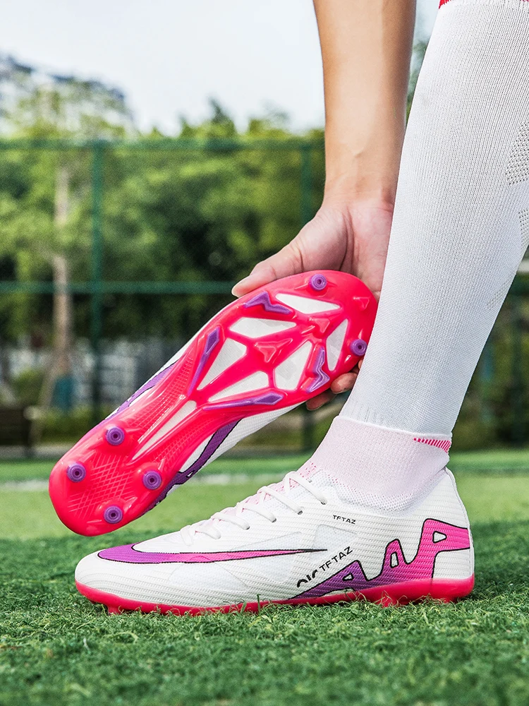 Factory Direct Assassin With Broken Nail Soccer Shoes Male And Female Professional Training Football Shoes