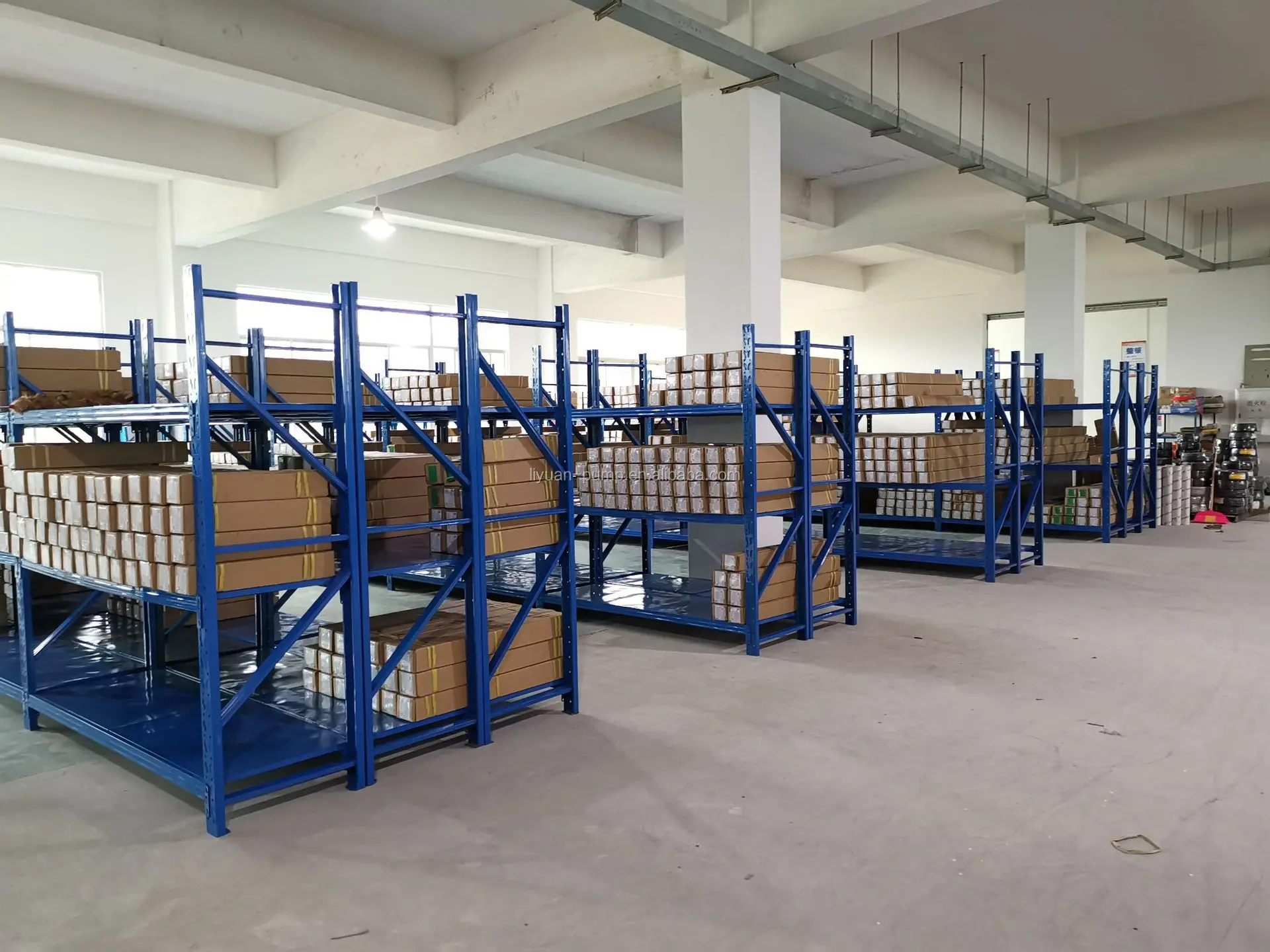 200m 300 meter head depth borehole solar powered 5hp submersible water pump for agriculture