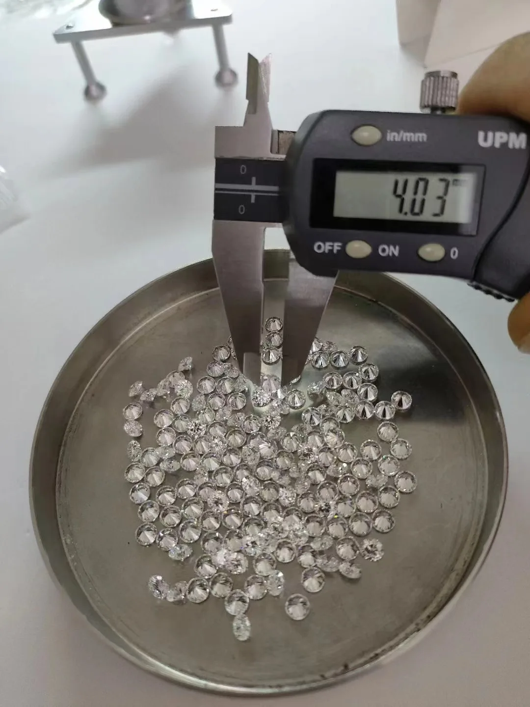 IGI Certificates Small Loose Diamond Stone 3.5-4.0mm VVS-VS DEF White Color CVD HPHT Diamonds and Lab Grown Diamond