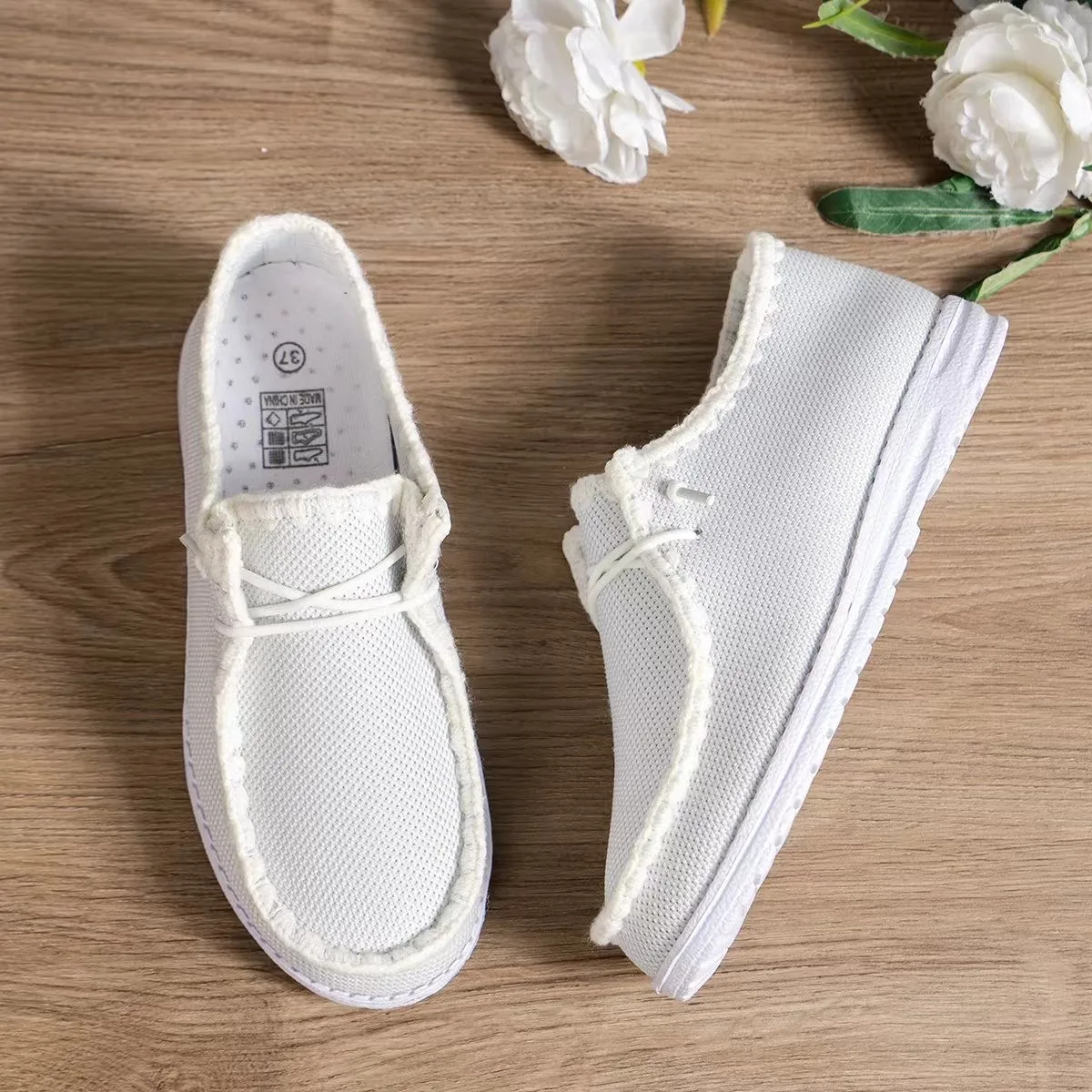 2024 New White Hot Selling wholesale cheap men flat shoes comfortable flat shoes