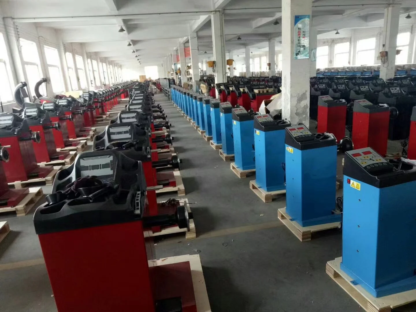 High Quality Precise Calibration Wheel Balancer by Factory Direct Supply