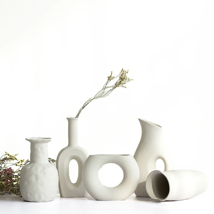 Белая круглая полая керамическая ваза Chiswear OEM/ODM для украшения гостиной