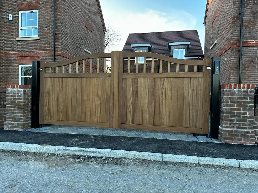 Hot sale modern gate design for villas