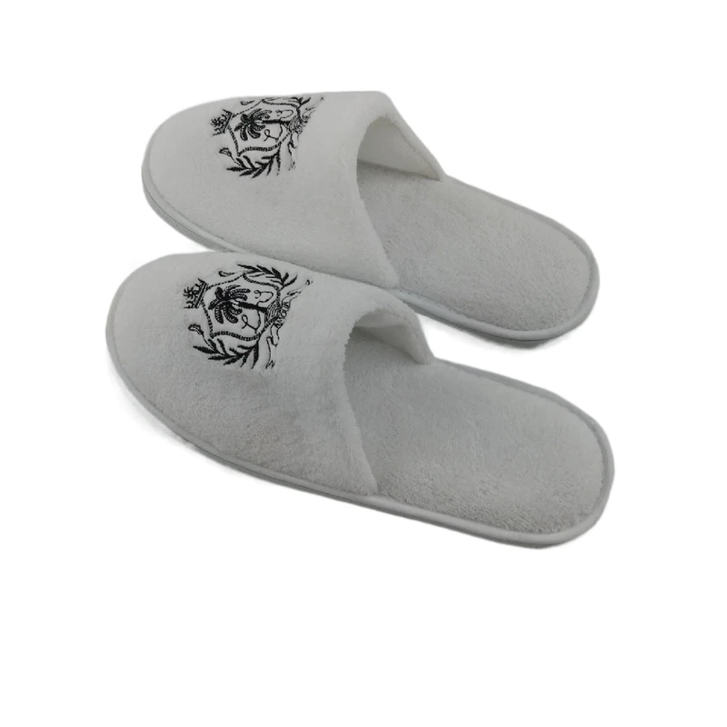 Distribution Supplier Customized Logo Closed Toe Coral Fleece White Coral Velvet Disposable Hotel Slippers