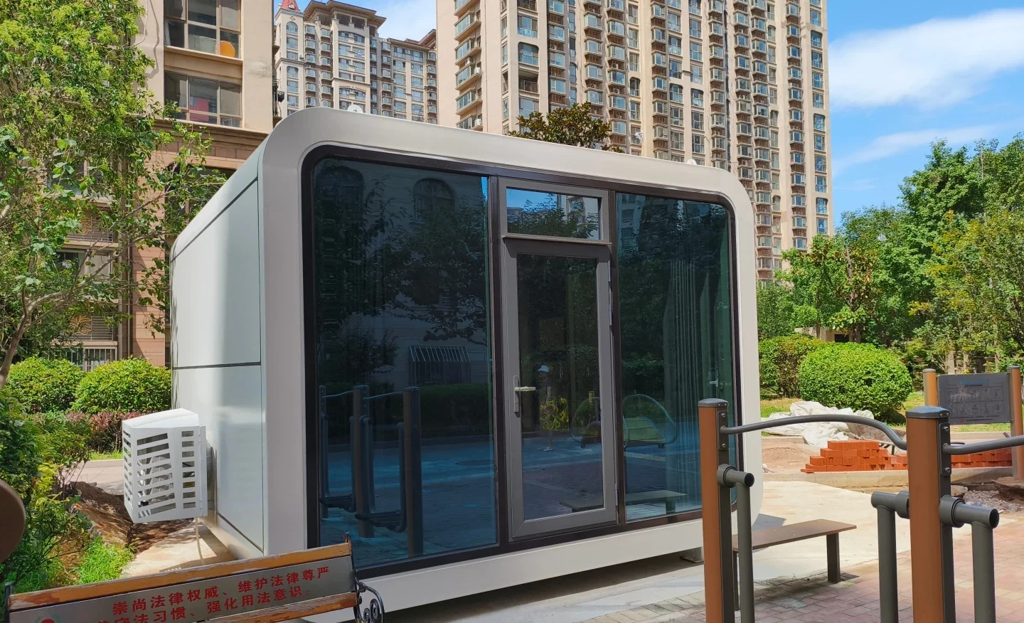 E30 High-end luxury quality spacecraft mobile home hotel cabin prefabricated container small capsule room with kitchen &bathroom