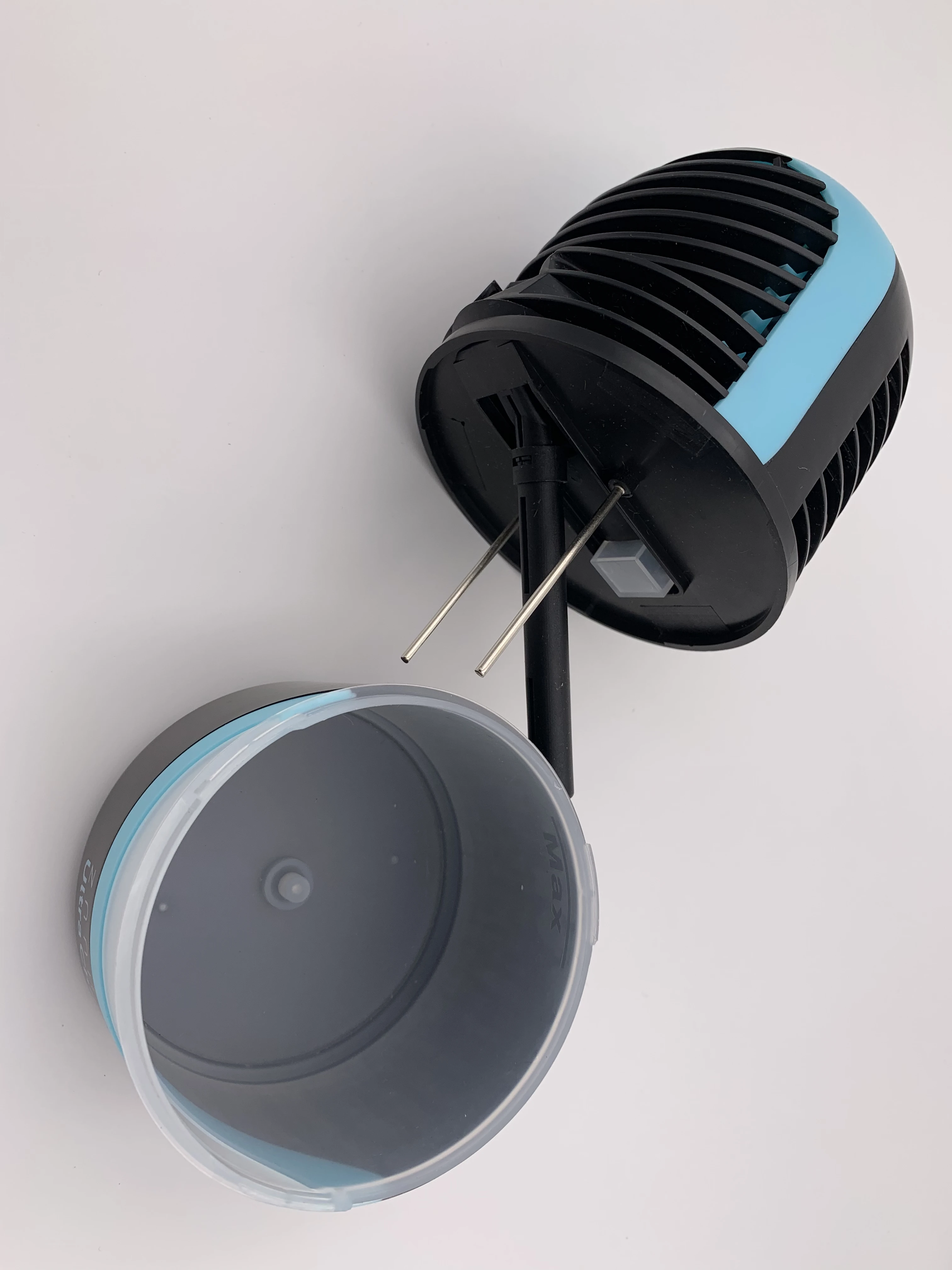 Ultra Chill Deluxe Cool Mist Humidifier USB Desk Fan Portable Filter-less PERSONAL Air Cooler & Diffuser with light