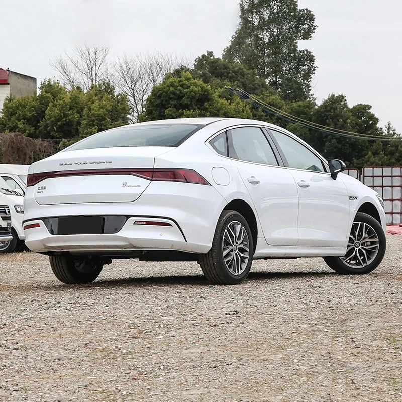 Дешевая цена BYD Qin PLUS DM-i 2024 Honor Edition 120 км отличные автомобили EV для продажи